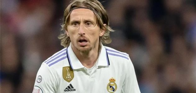 مودريتش مشيدًا بلاعب برشلونة: أحب مشاهدته واللعب معه شرف