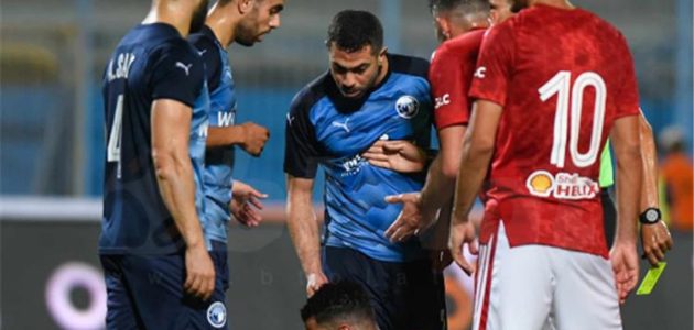 فيديو | حسين الشحات يعتذر لـ محمد الشيبي بعد مباراة الأهلي وبيراميدز